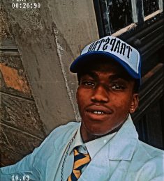 Walter Wangui, 21 years old, Straight, Man
