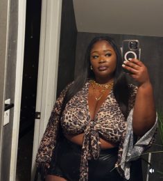 Yellow, 26 years old, Bisexual, Woman